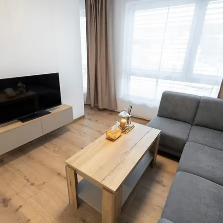 Apartman Alure Residences 5 & 24h Self Check-in, Private Parking In Front Of The Building Included, New Building, The Building Has Its Own Park With A And Outdoor Fitness, Children's Playground, Center *