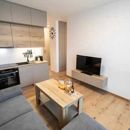 Apartman Alure Residences 5 & 24h Self Check-in, Private Parking In Front Of The Building Included, New Building, The Building Has Its Own Park With A And Outdoor Fitness, Children's Playground, Center *
