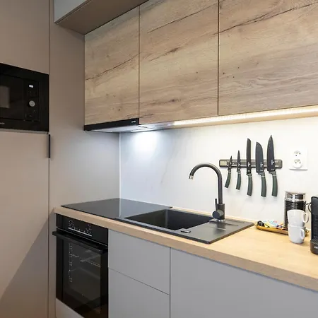 Alure Residences 5 & 24h Self Check-in, Private Parking In Front Of The Building Included, New Building, The Building Has Its Own Park With A And Outdoor Fitness, Children's Playground, Center Apartment