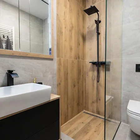 Alure Residences 5 & 24h Self Check-in, Private Parking In Front Of The Building Included, New Building, The Building Has Its Own Park With A And Outdoor Fitness, Children's Playground, Center Apartment *