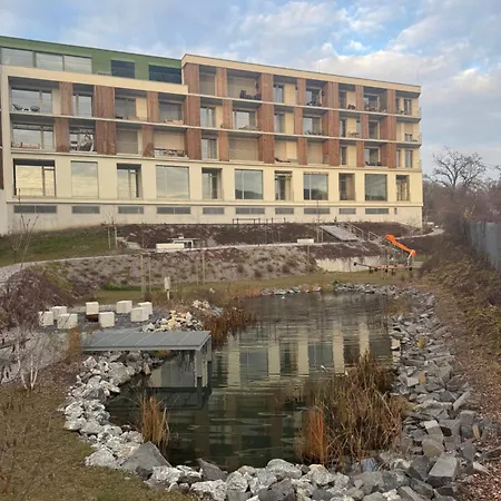 Appartement Alure Residences 5 & 24h Self Check-in, Private Parking In Front Of The Building Included, New Building, The Building Has Its Own Park With A And Outdoor Fitness, Children's Playground, Center Banská Bystrica