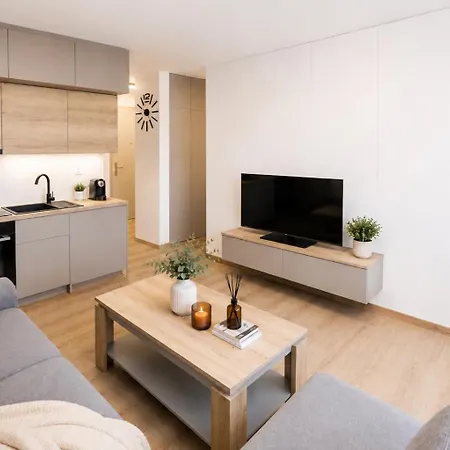 Apartament Alure Residences 5 & 24h Self Check-in, Private Parking In Front Of The Building Included, New Building, The Building Has Its Own Park With A And Outdoor Fitness, Children's Playground, Center