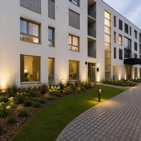 Apartman Alure Residences 5 & 24h Self Check-in, Private Parking In Front Of The Building Included, New Building, The Building Has Its Own Park With A And Outdoor Fitness, Children's Playground, Center Besztercebánya