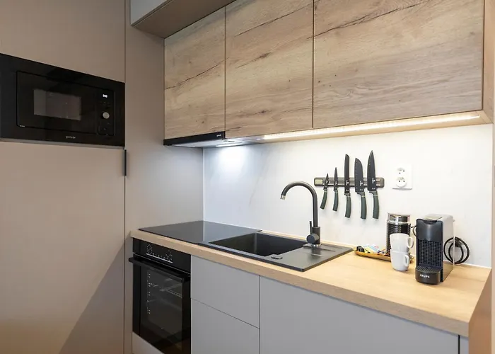 Alure Residences 5 & 24h Self Check-in, Private Parking In Front Of The Building Included, New Building, The Building Has Its Own Park With A And Outdoor Fitness, Children's Playground, Center Διαμέρισμα